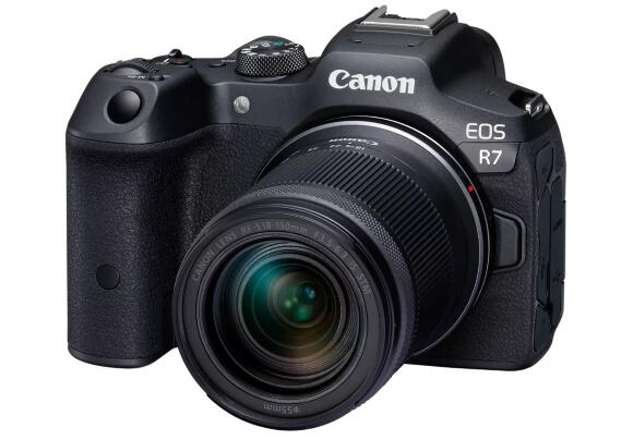 Беззеркальный фотоаппарат Canon EOS R7 с объективом RF-S 18-150mm Беззеркальный фотоаппарат Canon EOS R7 с объективом RF-S 18-150mm