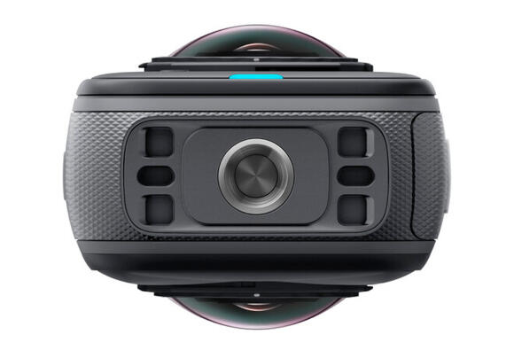 Камера Insta360 X5