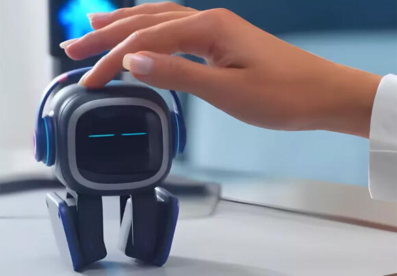 Умный робот EMO со станцией GO HOME на голосовом управлении ChatGPT